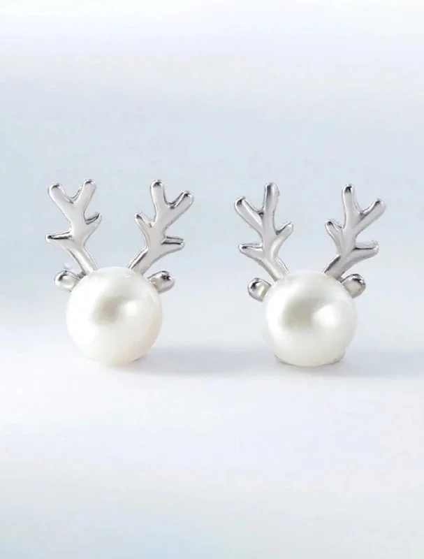 Ladies rings boho flair-Beautiful Reindeer Pearl Stud Earrings