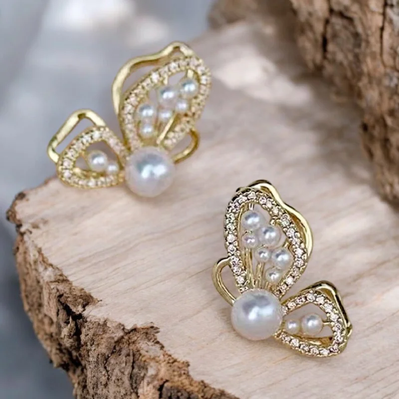 Ladies rings unique designs-Gorgeous Gold Butterfly Earrings with Pearl Accents