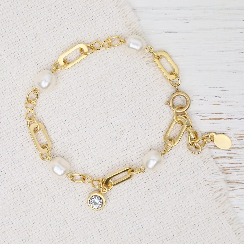 Ladies bracelets size guide-White Crystal Pearl Station Bracelet