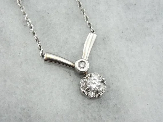 Retro Era Illusion Diamond Necklace in White Gold