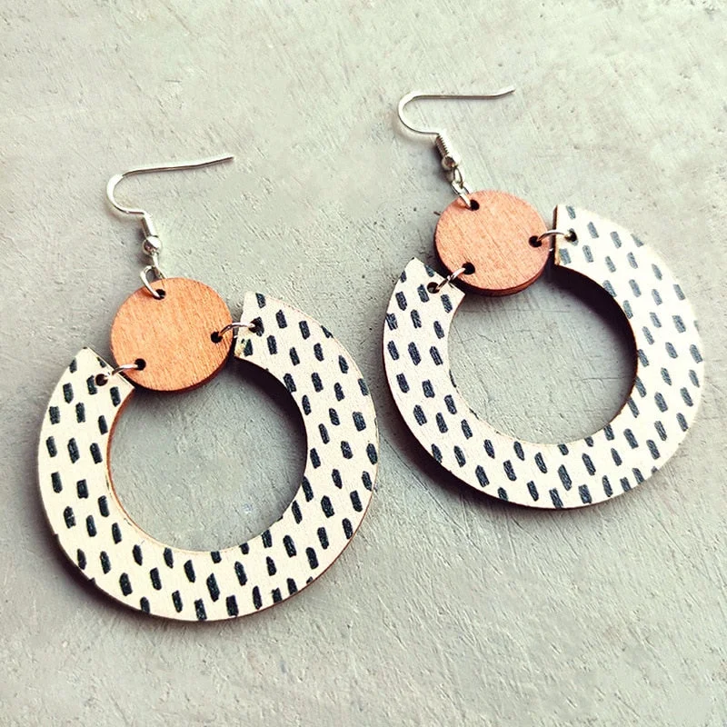 Ladies rings gold-plated-Hollow Black and White Wooden Earrings