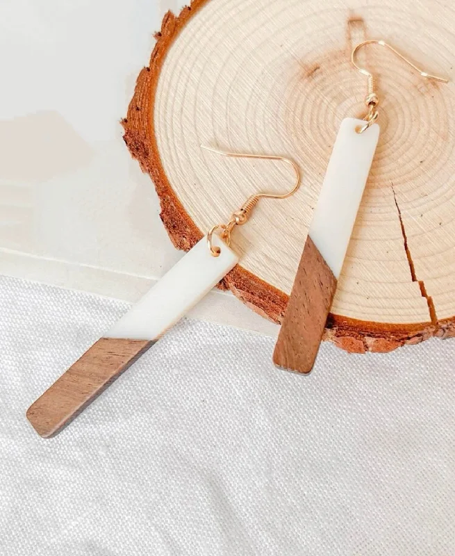 Ladies rings classic looks-Beautiful Wood and White Resin Bar Earrings