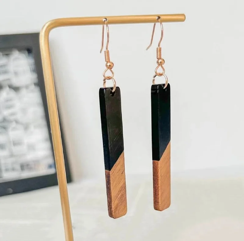 Ladies rings gift choices-Beautiful Black Resin and Wooden Bar Earrings