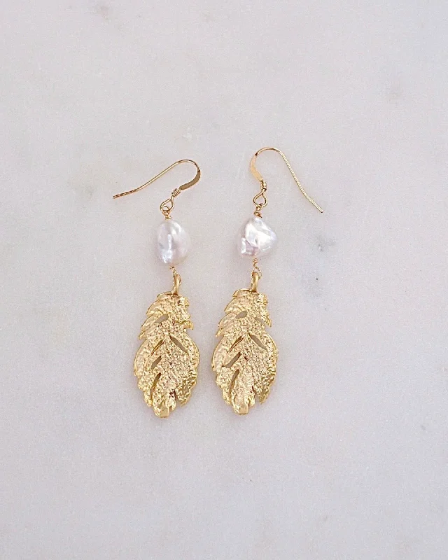 Ladies rings boho flair-Feather Pearl Earrings