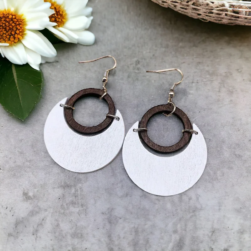 Ladies rings proposal gifts-Beautiful Round Black and White Wooden Earrings