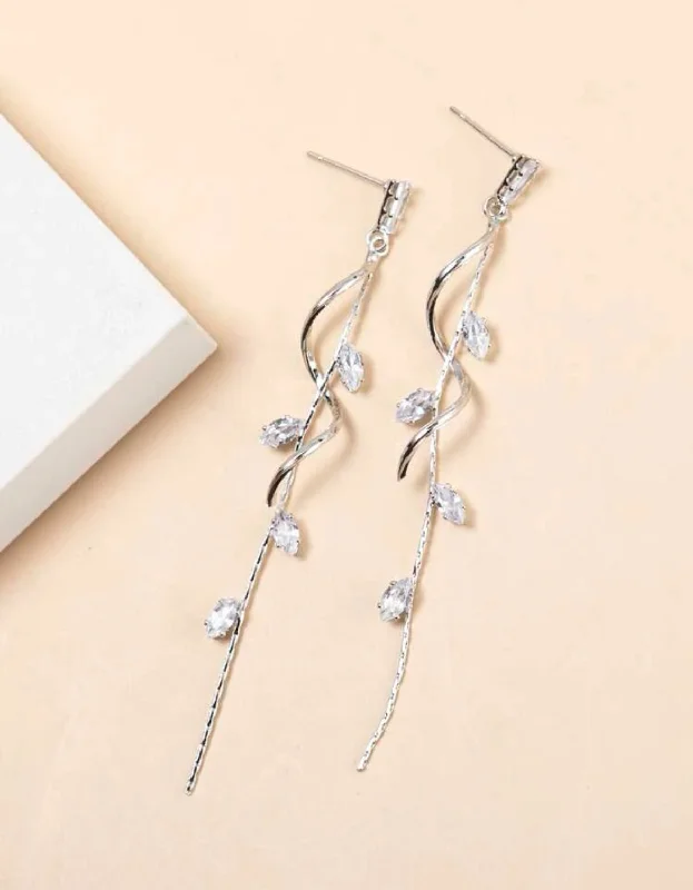 Ladies rings gold-plated-Beautiful Silver Leaf Drop Earrings