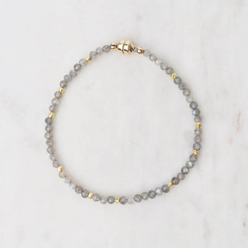 Ladies bracelets holiday gifts-Single Strand Labradorite Magnetic Bracelet